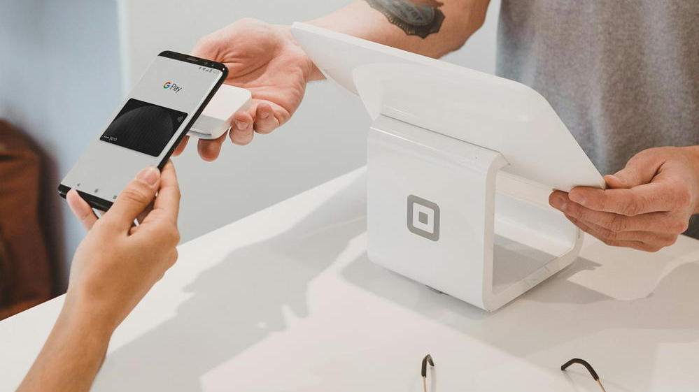 Best fintech tools for UK and European founders running a US LLC remotely