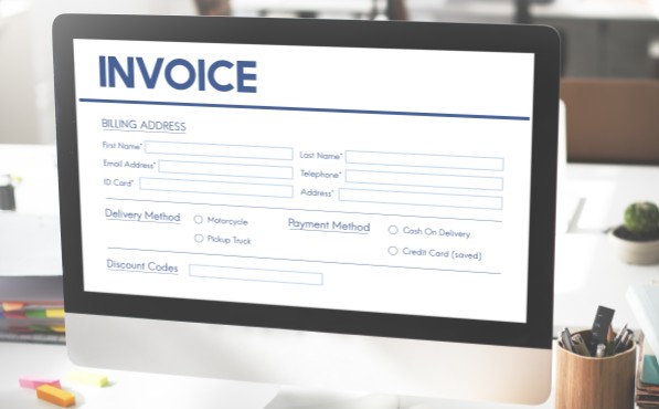 UK and EU freelancer invoicing US clients using a Wyoming LLC and Stripe for payment